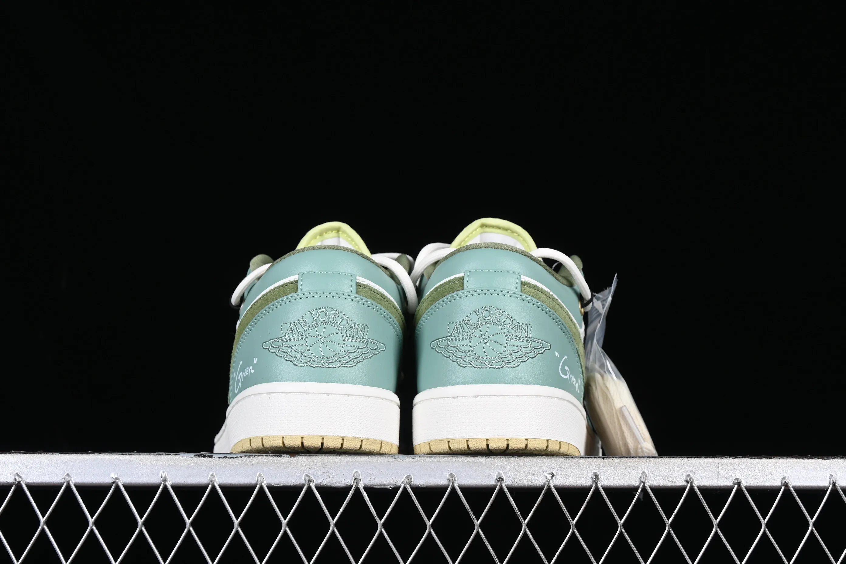 All categories Air Jordan Jordan series basketball shoes Air Jordan 1 Low Z version Air Jordan 1 Low AJ1 Joe 1 fresh green strap deconstruction low-top basketball shoes FD9906-131